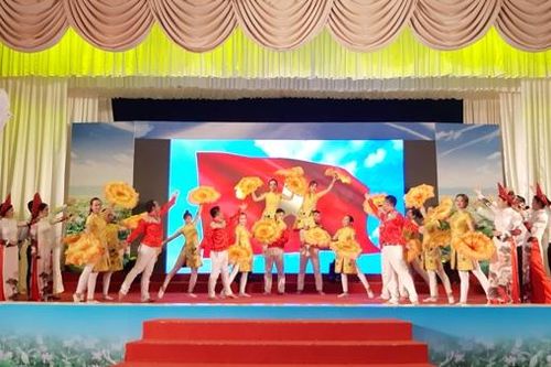 Liên hoan văn nghệ công chức, viên chức, công nhân lao động