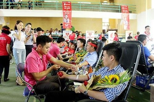 Ngày hội hiến máu 'Giọt hồng yêu thương'