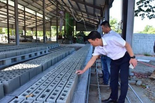 Chính trị - Xã hội Theo dòng thời sự Phó Chủ tịch UBND tỉnh Phan Thiên Định đánh giá cao mô hình tận thu cát, sỏi từ 'rác thải' xây dựng