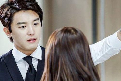 Tiền làm được bao nhiêu đưa chồng giữ, người vợ choáng váng khi bị chồng đuổi ra khỏi nhà