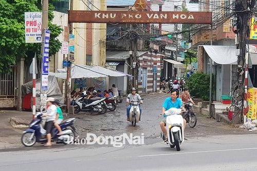 Cần thay thế những cổng khu phố văn hóa quá cũ