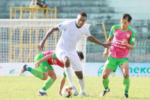 DFC gặp khó trong cuộc đua vào 'tốp 3'