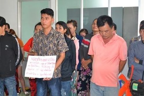 6 'quý bà' đánh bạc ở Gò Công bị khởi tố