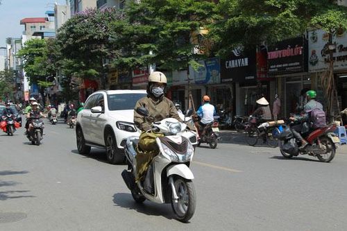 Hà Nội nhiều mây, oi nóng cả ngày