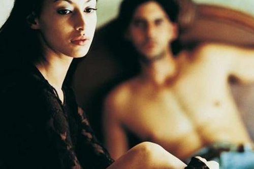 Đàn ông thường làm trái lời vợ nhất khi họ bị thách thức 'tôi đố anh đấy!'