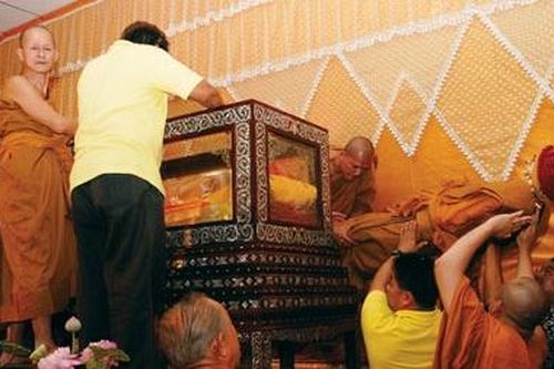Bí ẩn bất hoại của thi hài hòa thượng 101 tuổi ở Thái Lan