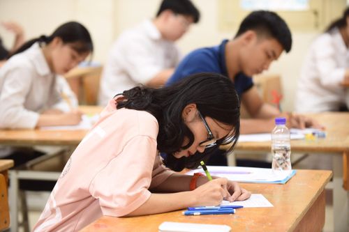 Đề xuất chỉ tổ chức thi tốt nghiệp cho 30% học sinh kém nhất