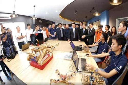 Nghị quyết số 37: Khoa học và công nghệ là nhân tố trong vai trò quyết định