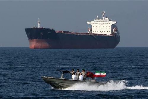 Iran tuyên bố bắt giữ tàu chở dầu lậu tại Vịnh Ba Tư giữa căng thẳng với Mỹ