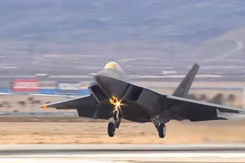 Cận cảnh 'chiến thần' F-22 giúp Mỹ giữ ưu thế trên không