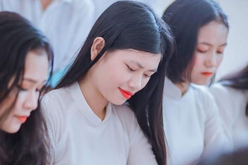Thủ khoa khối C01 giỏi cả các môn khối A