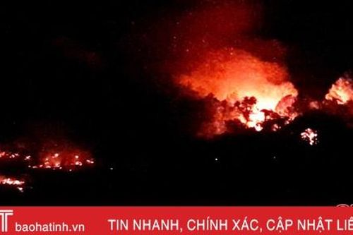 Cháy rừng trong đêm ở xã Kỳ Hà