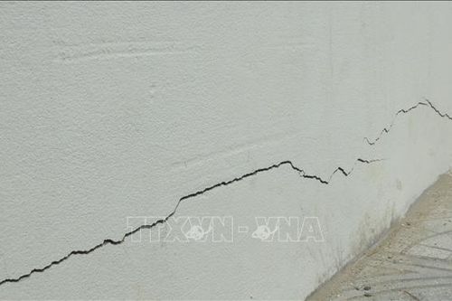 Trường mầm non miền núi gần 8 tỷ đồng chưa bàn giao đã rạn nứt