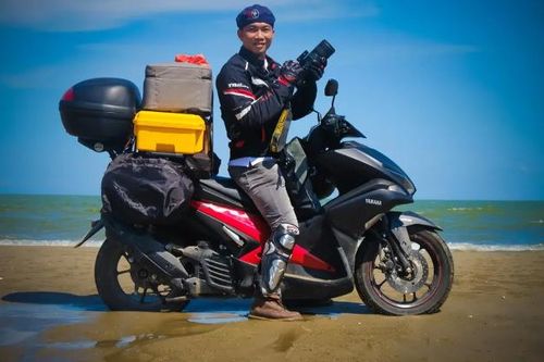 Chàng trai đơn thân độc mã đi 'săn rác' suốt 3.000 km bờ biển Việt Nam