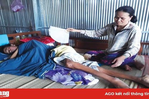 Người đàn ông nghèo mắc bệnh viêm đốt sống lưng