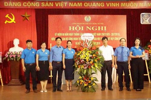 Biểu dương cán bộ Công đoàn tiêu biểu