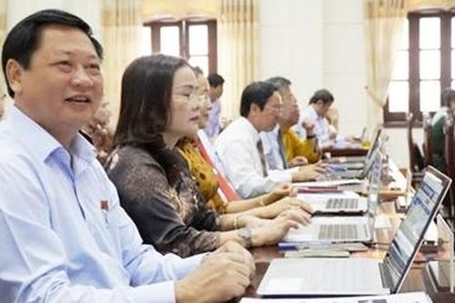 Đến lượt Quảng Trị họp không cần giấy tờ