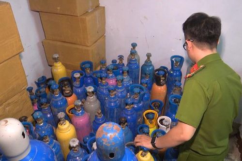 Bài cuối: Quản lý bằng chế tài mạnh