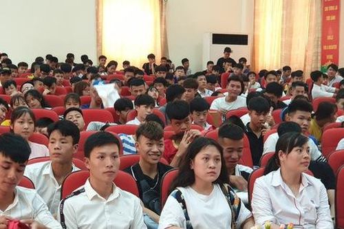 Tân sinh viên Trường CĐ nghề Công nghệ cao Hà Nội háo hức với tuần sinh hoạt chính trị đầu tiên