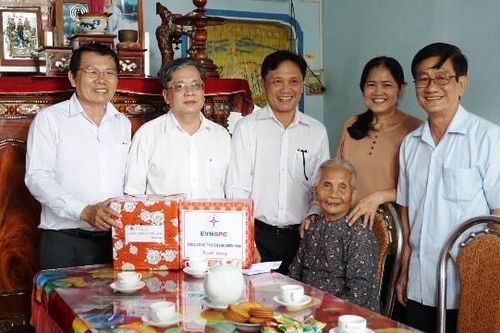Ngành điện miền nam tri ân các anh hùng, liệt sĩ, người có công