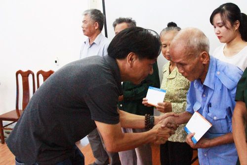 Trao quà tri ân cựu TNXP Nghệ An, Hà Tĩnh