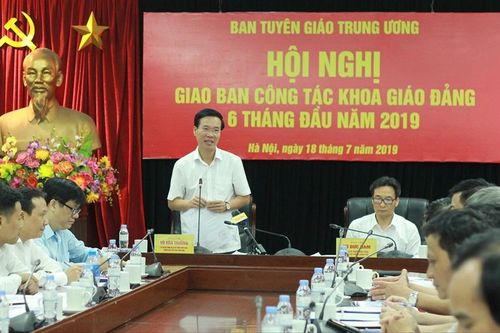 Tuyên giáo phải đi trước, không chạy theo, nói lại