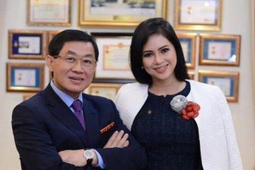 Nhà chồng 'siêu giàu' của Hà Tăng đang thắng lớn với giá cổ phiếu