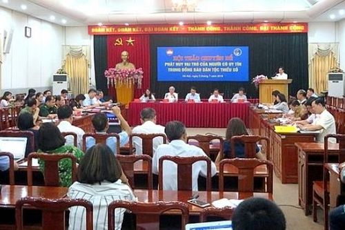 Xây dựng và phát huy vai trò 'cầu nối' của người có uy tín