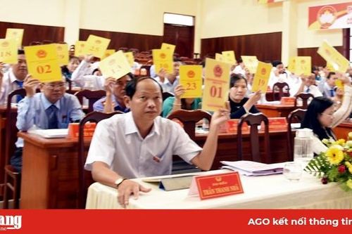 Kỳ họp lần thứ 12, HĐND huyện Châu Phú kiểm điểm tình hình thực hiện nghị quyết 6 tháng đầu năm