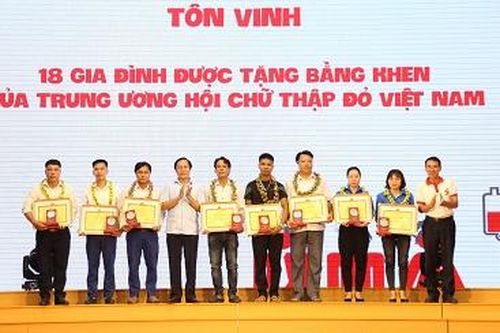 Chương trình Hành trình đỏ với chủ đề 'Giọt hồng Đất Tổ' năm 2019