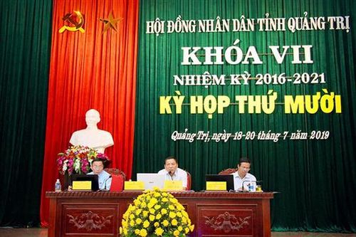Ngày làm việc thứ 2, kì họp thứ 10 HĐND tỉnh Quảng Trị khóa VII: Chất vấn làm rõ vấn đề thực trạng đầu tư công và giải pháp tăng thu ngân sách địa phương