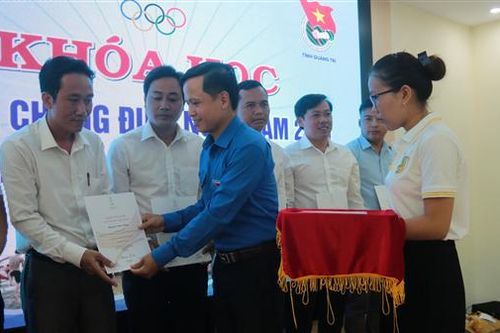 Bế mạc khóa tập huấn dạy bơi, cứu đuối năm 2019