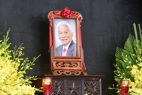 Tiễn đưa GS Hoàng Tụy về nơi an nghỉ cuối cùng