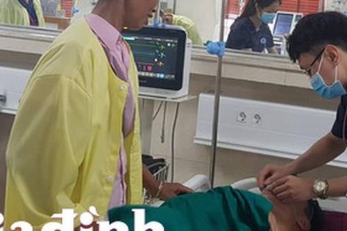 Cậu bé 15 tuổi đột quỵ sau cơn đau đầu dữ dội