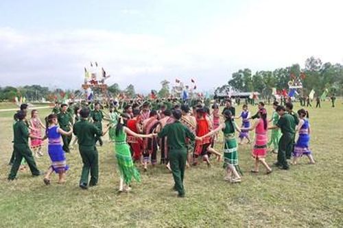 Tuổi trẻ Khu 5 xung kích vì dân