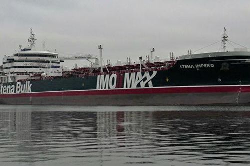 Iran giải thích việc giam giữ tàu chở dầu của Anh ở eo biển Hormuz