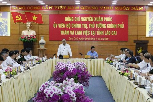 Thủ tướng Chính phủ Nguyễn Xuân Phúc làm việc với lãnh đạo chủ chốt tỉnh Lào Cai