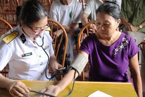 Khám bệnh, tư vấn sức khỏe, cấp thuốc miễn phí cho đối tượng chính sách tại huyện Thanh Ba