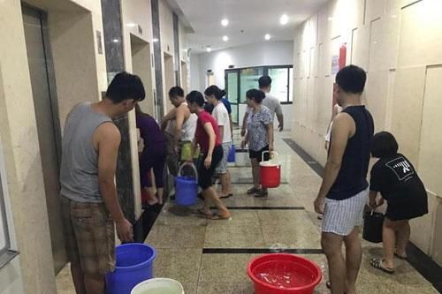 Khắc phục tình trạng nước sinh hoạt không bảo đảm tại một số chung cư: Cần quy rõ trách nhiệm