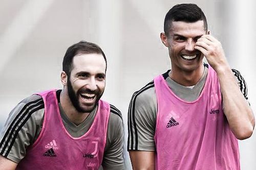 HLV Sarri đưa Ronaldo về cánh trái, dọn chỗ cho Higuain?