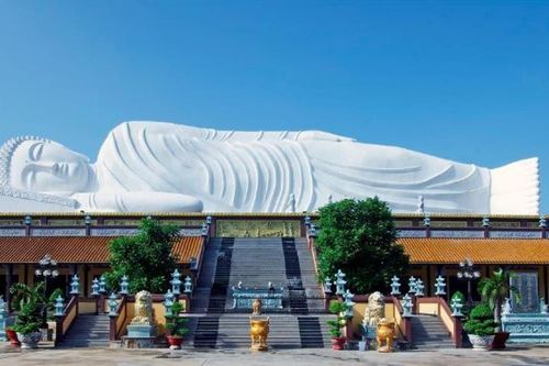 Tượng Phật trên mái nhà nằm ở tỉnh nào của Việt Nam?