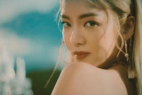 Thành viên kém nổi nhất SNSD khuấy động mùa hè trong MV mới