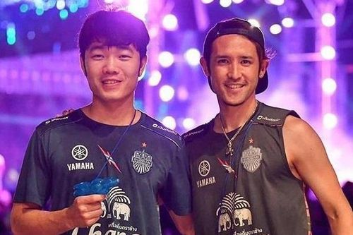 Dù đã rời Buriram United, Xuân Trường vẫn thân thiết với đồng đội cũ