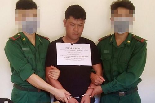 Bắt người vận chuyển 24.000 viên ma túy qua biên giới