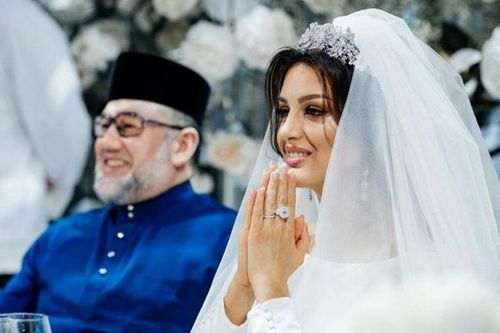 Tin sốc về cuộc hôn nhân của cựu vương Malaysia cưới vợ hoa hậu