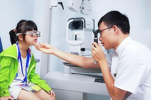 3 triệu trẻ em Việt Nam cần điều trị tật khúc xạ