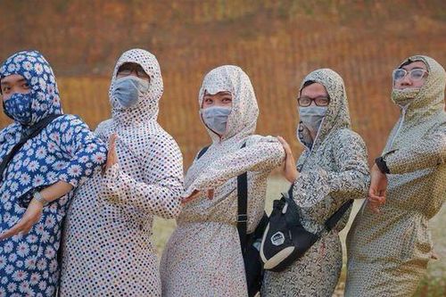 Mốt 'khoe mông' và loạt trào lưu chụp ảnh 'khó đỡ' của dân phượt khi đi du lịch