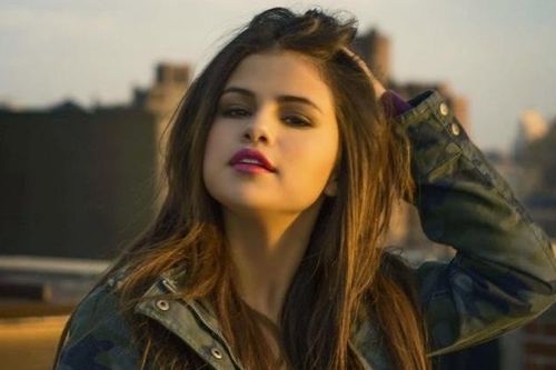 Selena Gomez nói không với yêu đương vì đã có hẹn với âm nhạc!