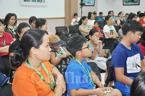 Cảnh báo khoảng 3 triệu trẻ em Việt Nam mắc tật khúc xạ