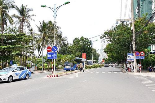 Đường Trần Phú, đoạn từ ngã ba số 86 đến nút giao đường Hoàng Diệu: Xe trên 16 chỗ được lưu thông về đêm